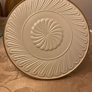 Lenox cake stand